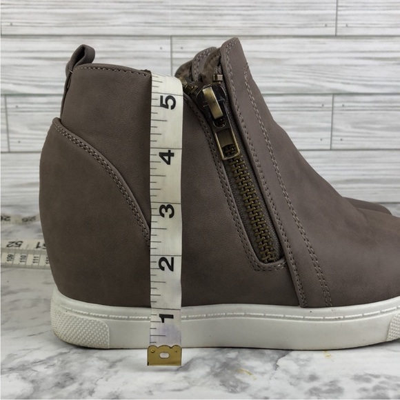 Taupe wedge shoes - Picture 8 of 9